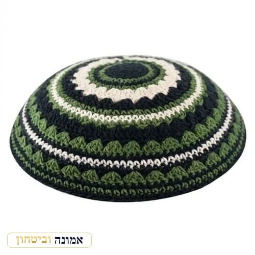 כיפה סרוגה שטיח שחור בז וירוק זית — מבט ראשי